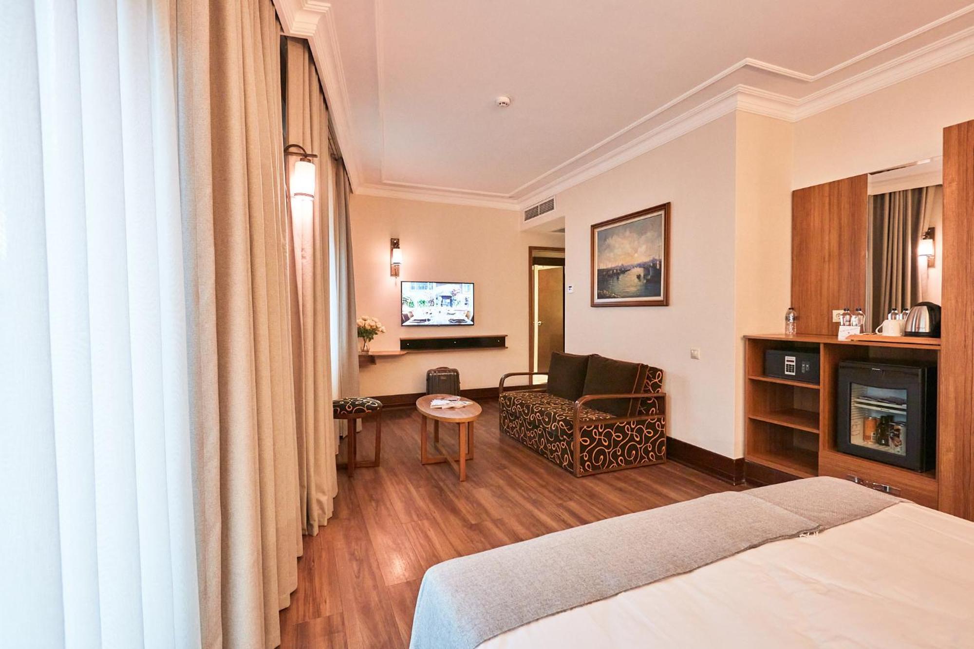 Taksim Otel